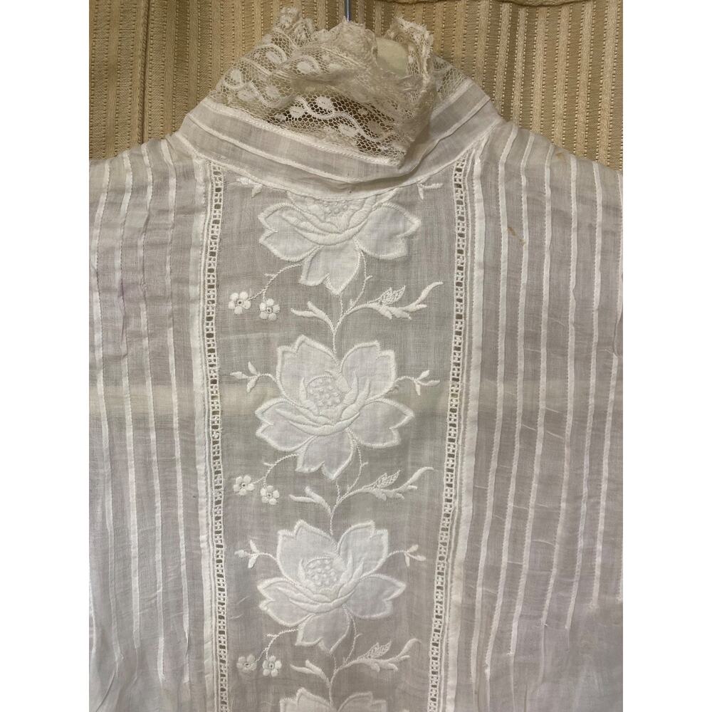 Antique Edwardian White Cotton Floral Embroidered Blouse with long sleeves - Picture 3 of 16